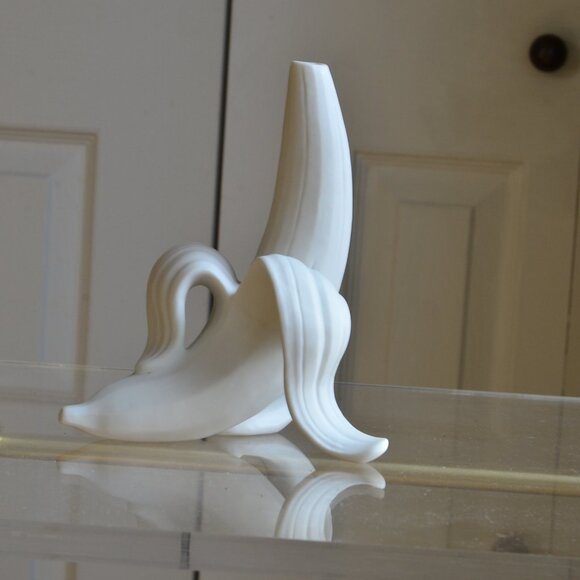 Jonathan Adler White Bisque Porcelain Peeled Banana Bud Vase - Picture 2 of 9